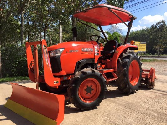 ขายรถไถ Kubota L3608(4WD) พร้อมใบมีดและโรตารีช้าง รถสีเดิม พร้อมใช้งาน...
