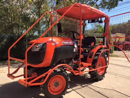 ขายรถไถ Kubota B2140(4WD) Narrow พร้อมโครงกันอ้อยและผานชักร่องพร้อมเครื่องหยอดปุ๋ย รถ 80ชั่วโมง พร้อมใช้งาน...