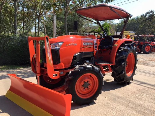 ขายรถไถ Kubota L4708(4WD) พร้อมใบมีดและโรตารี182ช้าง รถพร้อมใช้งาน...