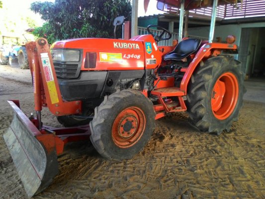 ขายรถไถ KUBOTA L3408 พร้อมดันหน้า รถไร่สภาพเดิมๆ  ราคา 190,000  รถอยู่ อ.แกลง ระยอง มีรถขนส่งบริการทั่วไทย  และยังมีอีกหลายรุ่นให้เลือก สนใจสอบถามได้ ...