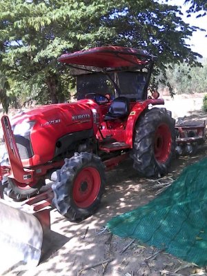 ขายรถไถ KUBOTA L4708 ใช้งานน้อย อุปกรณ์ครบ ดันหน้า ผานหลัง 1???ชม. สนใจโทร 090-8588220คุณนะ 093-3258446คุณบิว หรือเข้าดูสินค้าอื่นๆได้ที่ www.truck.in...