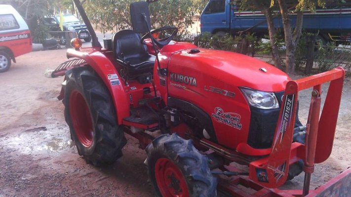 ขายรถไถ KUBOTA L3608 ใช้งานน้อย อุปกรณ์ครบ ดันหน้า ผานหลัง เอกสารพร้อมโอน สนใจโทร 090-8588220คุณนะ 093-3258446คุณบิว หรือเข้าดูสินค้าอื่นๆได้ที่ www.t...
