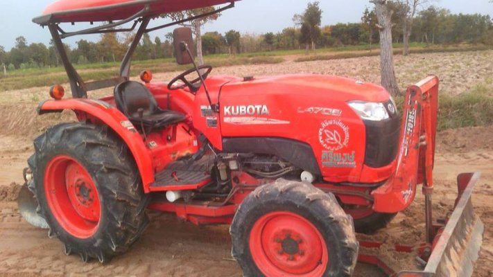 ขายรถไถ KUBOTA L4708 ใช้งานน้อย อุปกรณ์ครบ ดันหน้า ผานหลัง เอกสารพร้อมโอน สนใจโทร 090-8588220คุณนะ 093-3258446คุณบิว หรือเข้าดูสินค้าอื่นๆได้ที่ www.t...