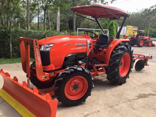 ขายรถไถ Kubota L4708(4WD) พร้อมใบมีดและผานบุกเบิกช้าง 24x4 รถไร่ เดิมๆ พร้อมใช้งาน...