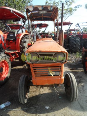 Kubota L2000...