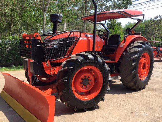 ขายรถไถ Kubota M9540(4WD) พร้อมดันหน้า+ผานบุกเบิกช้าง รถสวย พร้อมใช้งานครับ...