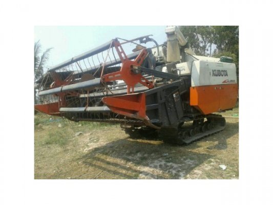 ขายรถเกี่ยวKUBOTA DC68 สภาพพร้อมใช้งาน...