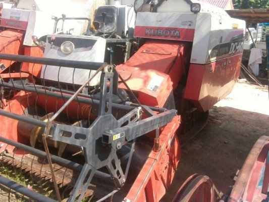 ขายรถเกี่ยวข้าว KUBOTA DC60 สภาพดีพร้อมใช้งาน ใช้งานน้อย เอกสารพร้อมโอน สนใจโทร 090-8588220คุณนะ...
