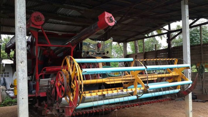 ขายรถเกี่ยวข้าว ศักดิ์พัฒนา ปั๊ม23ไดกิ้น ตัวเดิน12 เครื่อง6HH1 210 BOโซ่เต็ม ใบหนา สภาพพร้อมลงเกี่ยว ปั๊มดี ตู้พร้อมใช้งาน  พร้อมลงลุยงาน...