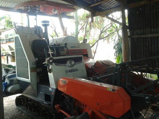 ขายรถเกี่ยวข้าวKUBOTA DC60พลัส สภาพพร้อม ใช้งานเครื่องดี ช่วงล่างเต็ม สภาพพร้อม ตู้ดี ตัวเดินดี ...