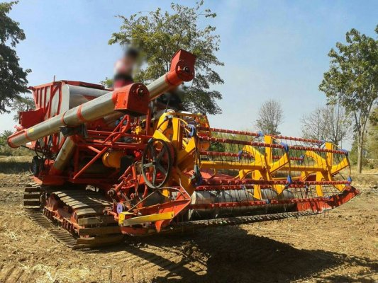 ขายรถเกี่ยวข้าวศักดิ์ พัฒนาKM48 เครื่องอีซูซุ 210เทอร์โบ 6HH1ช่วงล่างเต็ม เครื่องดีปั๊มแรง อุ้มสวย สภาพพร้อมลุยงาน...