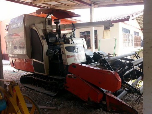 ขายรถเกี่ยวข้าว KUBOTA DC95 เครื่องดี ทำงานเร็ว สภาพพร้อมใช้งาน เอกสารพร้อมโอน สนใจโทร 090-8588220คุณนะ 093-3258446คุณบิวตี้ ID:narong498 หรือ www.tru...