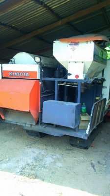 ขายรถเกี่ยวข้าวKUBOTA DC60เอกสารเล่มทะเบียน สภาพพร้อมใช้งาน เครื่องดี ช่วงล่างเต็ม สภาพพร้อมลุยงาน ตู้ดี ...