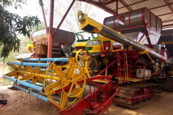 ขายรถเกี่ยวข้าวเกษตรพัฒนา รุ่นไอ้หนุ่มไวไฟ ปี49 เครื่อง6HH1 210เทอร์โบ ตัวเดิน12 ปั้ม22ไดกิ้น อุ้ม2.5ตัน เครื่องดี ช่วงล่างดี สภาพพร้อมใช้งาน สนใจโทร ...