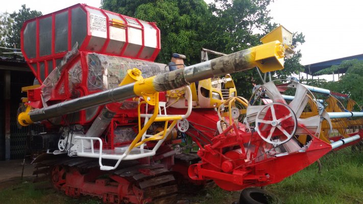   ขายรถเกี่ยวข้าวอุ้มศักดิ์พัฒนาkm49ราคา580000บาท...