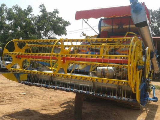 ขายรถเกี่ยวข้าวเกษตร พัฒนาปี53 ปลดหนี้ เครื่อง6HH1โบ เครื่องดี ช่วงล่างเต็ม ตู้ดี บิ้วใหม่าภาพพร้อมลงงาน เอกสารจากบริษัท ปั๊มดี...