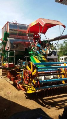 ขายรถเกี่ยวข้าว km49 ศักดิ์พัฒนาปี49 เครื่ องอีซูซุ230 6hh1 เทอรโบว์ ปั๊มได้กิน22...