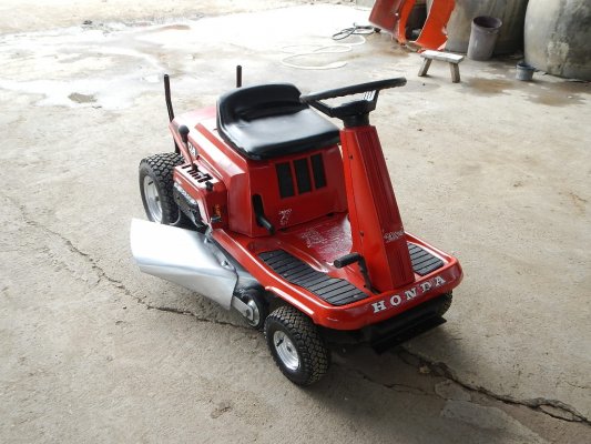 ขายรถตัดหญ้า HONDA HT-R3009  9แรงพร้อมใช้งาน...