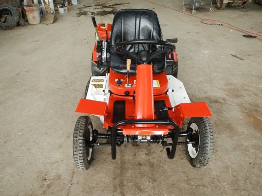 ขายรถตัดหญ้า MAMETORA BRIGGS AND STRATTON 14H.P พร้อมใช้งาน...