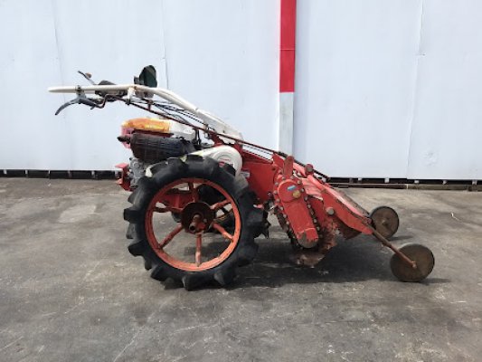 ตัดหญ้าใบY แบบเดินตาม เครื่องยนต์เบนซิน YANMAR 8แรงม้า 3เกียร์หน้า 1เกียร์ถอย ตัดหญ้าใบY คันใหญ่ เกียร์ใหญ่ หน้ากว้าง 80เซนติเมตร ใช้ตัดหญ้าสูง หญ้าใ...