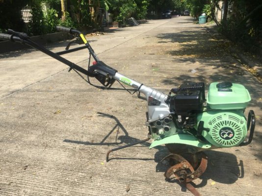 ขายรถพรวนดินตั๊กแตน honda f410 4 แรง มีเกียร์ 2 เกียร์...