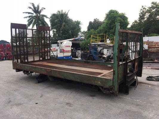 หางสะพาน รถบรรทุก6ล้อใหญ่ คัตซี85 กระบะยาว 5.2เมตร กว้าง 2.4เมตร หางสะพานแข็งแรง ออกแบบอย่างดี โหลดน้ำหนักได้มาก รถหนักๆ ขับขึ้นสะพานได้สบายๆ ขึ้นลงไม...