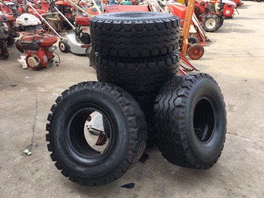ยางโฟล์คลิฟท์ DUNLOP 23x9-10 พร้อมยางใน สำหรับรถยก 2.5-3ตัน ของใหม่ มือหนึ่ง made in Japan...