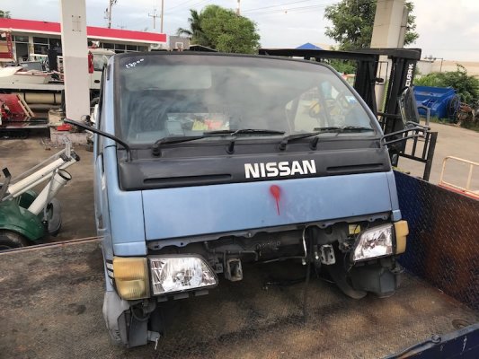 หัวรถบรรทุก Nissan รุ่น Cabstar 4ล้อ หรือ6ล้อเล็ก มือสองจากญี่ปุ่น สภาพสวย ทรงดีไม่มีผุ ภายในครบ สวย สะอาด รุ่นใหม่ ไฟเพชร อุปกรณ์ครบ น่าใช้งาน กระจกห...