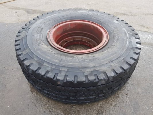 ขายยาง BRIDGESTONE ขนาด 445/95R25...