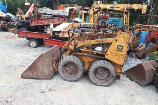ขายถูกๆครับ รถตักล้อยาง บ็อบแค็ท YANMAR Y10W เครื่องดีเชล 2 สูบ เก่าญี่ปุ่น ประหยัด พร้อมใช้งาน...