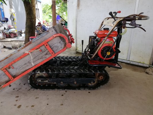 ขายรถบรรทุกตีนตะขาบ mitsubishi KC700AP 200KG...