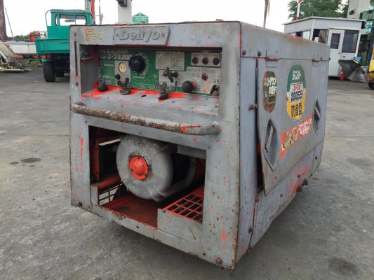 เครื่องปั่นไฟพร้อมระบบเชื่อมในตัว DENYO รุ่น 200SS...