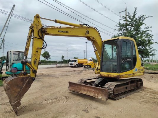 รถขุด Komatsu PC60-7 เครื่องยนต์ 4D95L เครื่องช่วงล่าง สภาพสวยเดิม จากญี่ปุ่น มือ2นำเข้าแท้ 100% ไม่เคยใช้งานในไทย...