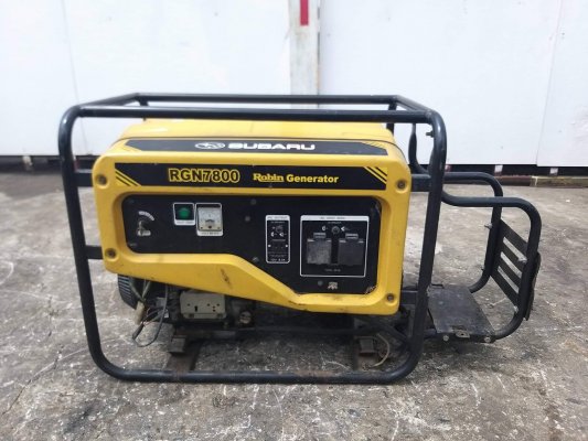 6.7kVA. 25.0A. 220v. เครื่องยนต์ SUBARU RGN7800 รุ่นใหม่ สภาพสวยมาก สตาร์ทด้วยกุญแจ มีระบบชาร์จไฟแบตเตอรี่ มือ2 เช็คพร้อมใช้งาน...