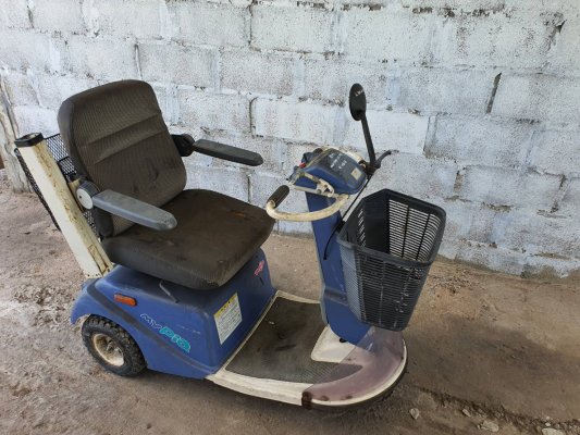 รถผู้สูงอายุ Suzuki ระบบไฟฟ้า  24v.  แบตเตอรี่2ลูก มือ2นำเข้า  อุปกรณ์ครบ รุ่นใหม่ สภาพสวย ขายตามสภาพเดิมจากญี่ปุ่น ราคาหน้าตู้...