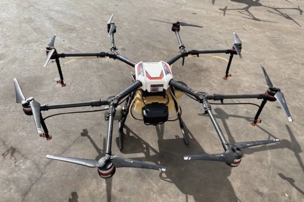 โดรนพ่นยา มือสอง ใช้การเกษตร Drone Package B ขายราคา 45,000 บาทจ้า  สนใจโทร 065-2401438 น้องเอิญจ้า  ...