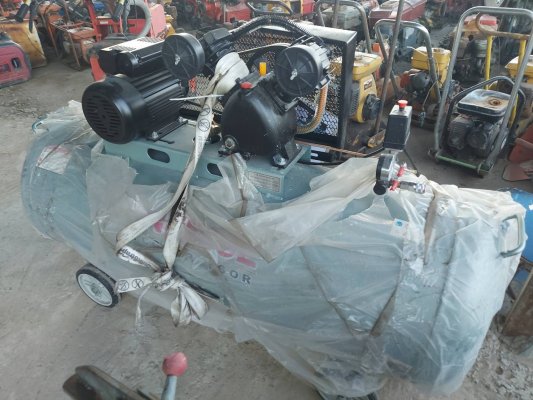 ปั๊มลมใหม่ ไฟ220V. 200ลิตร  25,000บาท โทร : 094-7899445...