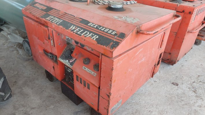 DENYO DCX-140SS ปั่นไฟเชื่อม ดีเซล 1สูบ ระบายความร้อนด้วยอากาศ สตาร์ทกุญแจ เชื่อมลากยาวได้ ไฟไม่ตก แนวเชื่อมสวย มือสองญี่ปุ่น ราคา 28,000บาท โทร : 094...