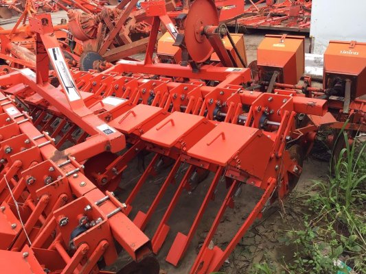 เครื่องหยอดเมล็ดตราช้าง รุ่น MS360-8 มือ2 สภาพใหม่ ใช้งานทนทาน  ทำงานเร็ว ขายตามสภาพ ใช้รถรุ่น L32 ,L36,L47,L50   สภาพใหม่ ใช้ทนทาน ขายราคา  30,000  บ...