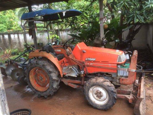 รถไถคูโบต้า Saturn x24 4wd 4สูบ รถใช้งานปกตื  ราคา 75,000 บาท สนใจ 0918678236