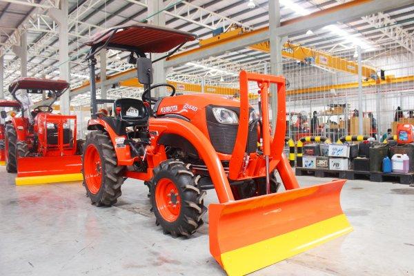 รถแทรกเตอร์ Kubota Max B2440 (TC881)