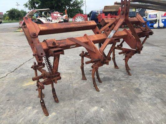 ขายผานYANMAR ริปเปอร์ 9ขา มือ2ญี่ปุ่น ติดรถไถ 30กว่าแรง+++ ขึ้นไป สภาพสวย ออกแบบมาอย่างดี แข็งแรงมาก สวยเดิม    ใช้ระเบิดดิน ให้รากต้นไม้เดินได้ดี 