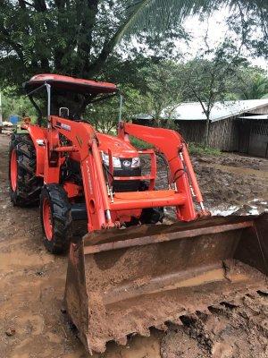ขายดาวน์รถแทรกเตอร์คูโบต้าKUBOTA 47แรงบุ้งกี๋(ขายขาดทุนกันไปเลยจากดาวน์330000บาทผ่อนแล้ว2ปีๆละงวด)