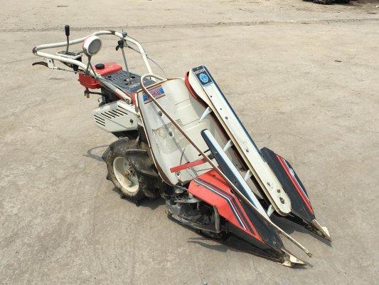 รถเกี่ยวข้าว มัดคอรวงแบบเดินตาม ยี่ห้อ MITSUBISHI รุ่น MB360 รุ่นใหม่