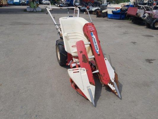 รถเกี่ยวข้าว มัดคอรวงแบบเดินตาม ยี่ห้อ YANMAR รุ่น YB302