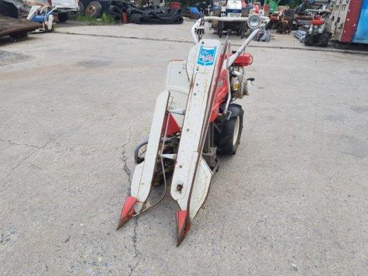 รถเกี่ยวข้าว มัดคอรวงแบบเดินตาม ยี่ห้อ MITSUBISHI รุ่น MB300