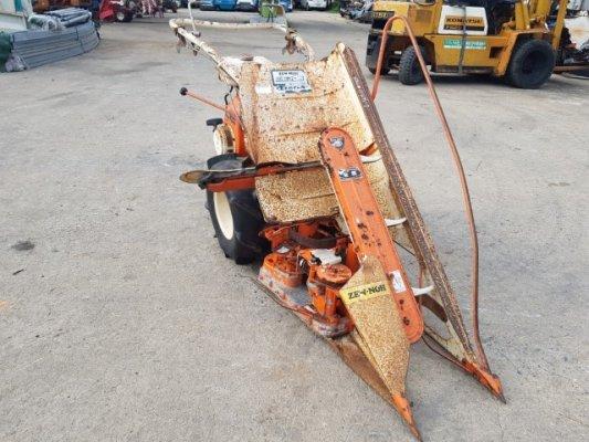 รถเกี่ยวข้าว มัดคอรวงแบบเดินตาม ยี่ห้อ KUBOTA รุ่น ZE305