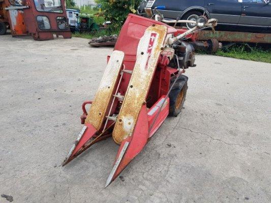 รถเกี่ยวข้าว มัดคอรวงแบบเดินตาม ยี่ห้อ YANMAR รุ่น LB300