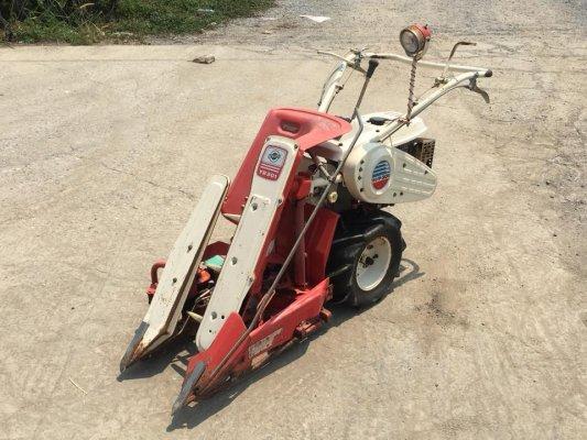 รถเกี่ยวข้าว YANMAR รุ่น YB301 มือสองจากญี่ปุ่น สภาพสวยครบ 