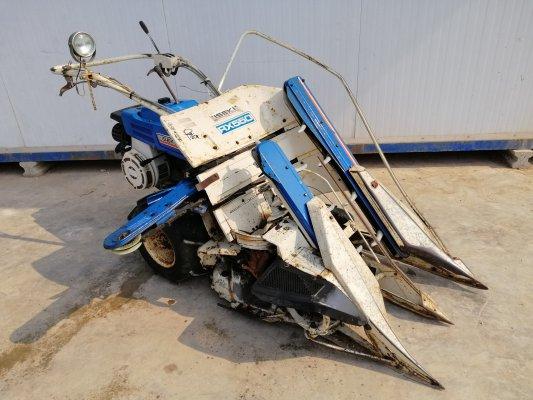 ขายรถเกี่ยวข้าวเดินตามมัดคอรวงวางราย2แถวisekiRX550
